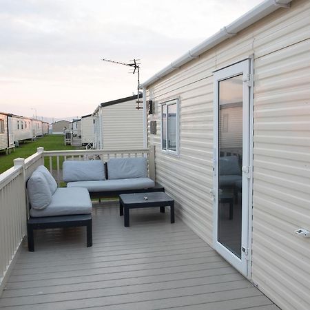 2 Bed Caravan For Hire At Golden Sands In Rhyl Exterior foto