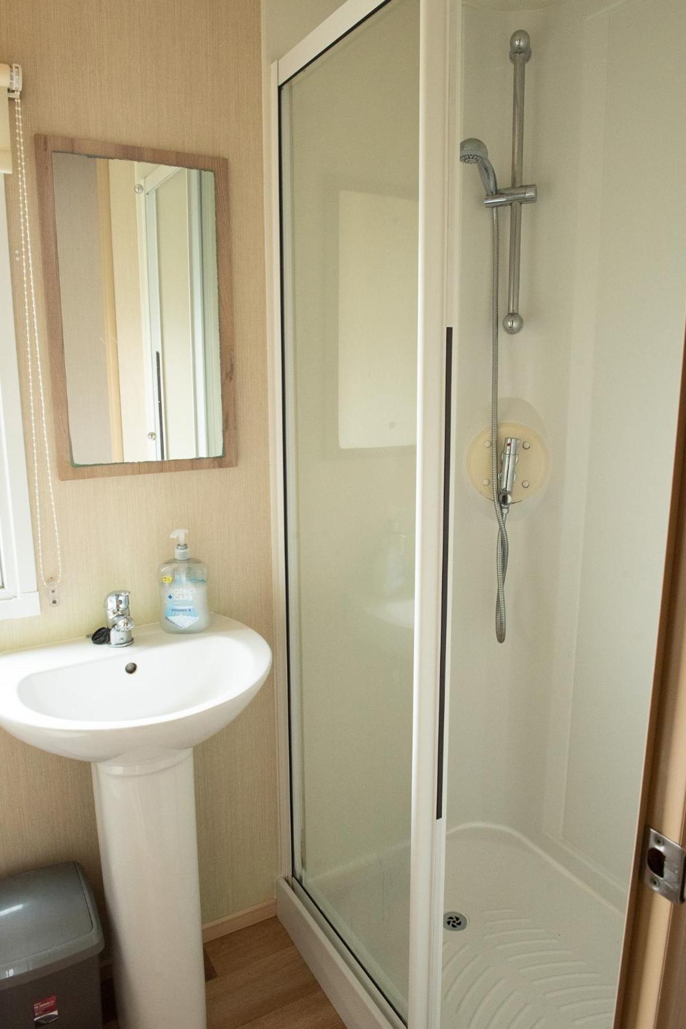 2 Bed Caravan For Hire At Golden Sands In Rhyl Exterior foto